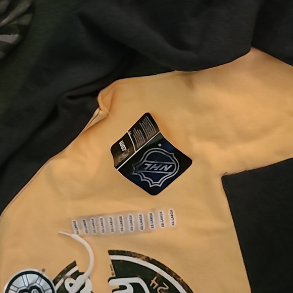 NWT Bruins Hockey Zip-up Sweater 2XL - Picture 4 of 4